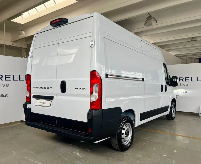 Peugeot Boxer Furgone nuova a Bari (8)