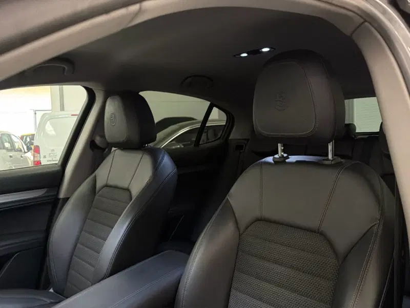 Alfa Romeo Stelvio usata a Pisa (2)