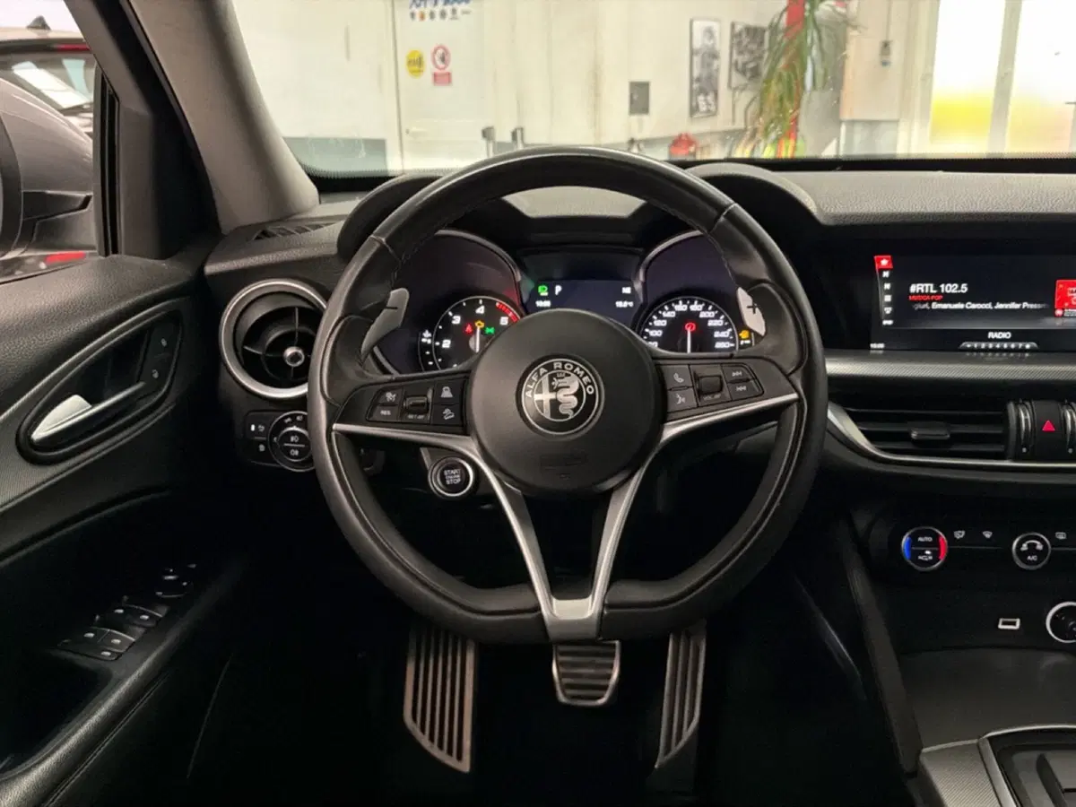 Alfa Romeo Stelvio usata a Pisa (5)