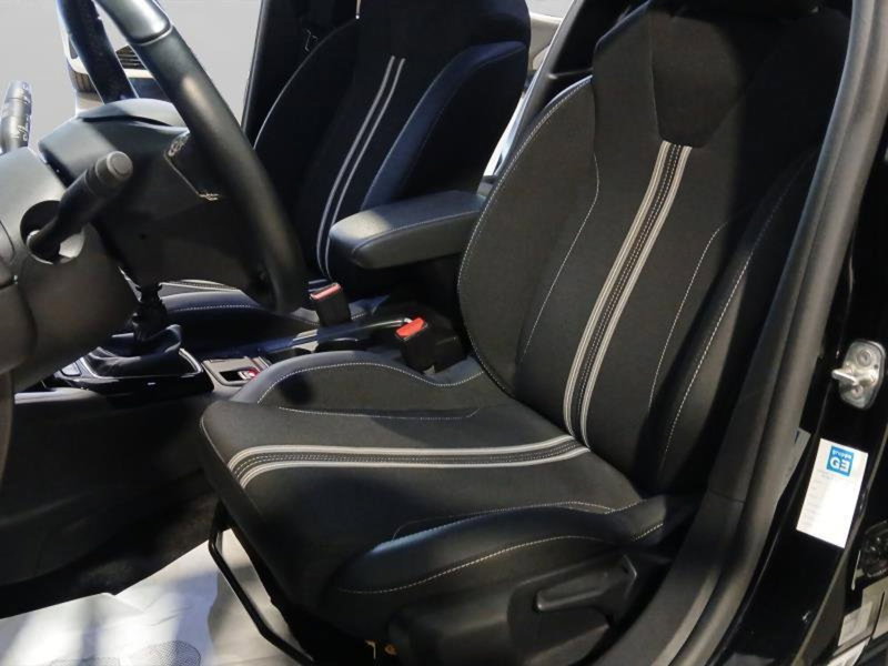 Opel Corsa usata a Genova (9)