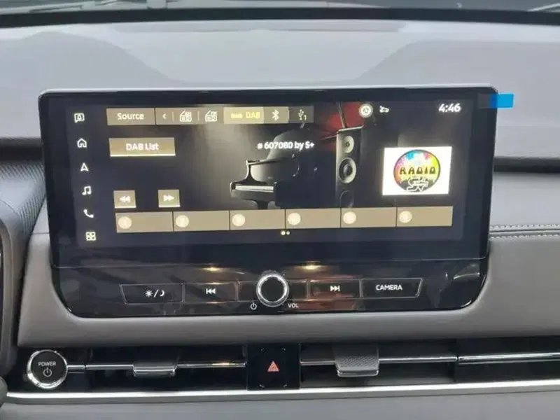 Mitsubishi Outlander nuova a Como (11)