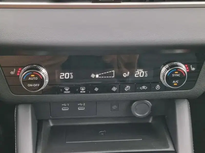 Mitsubishi Outlander nuova a Como (14)