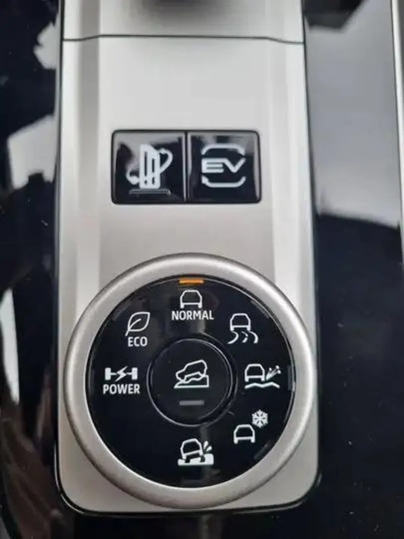 Mitsubishi Outlander nuova a Como (15)