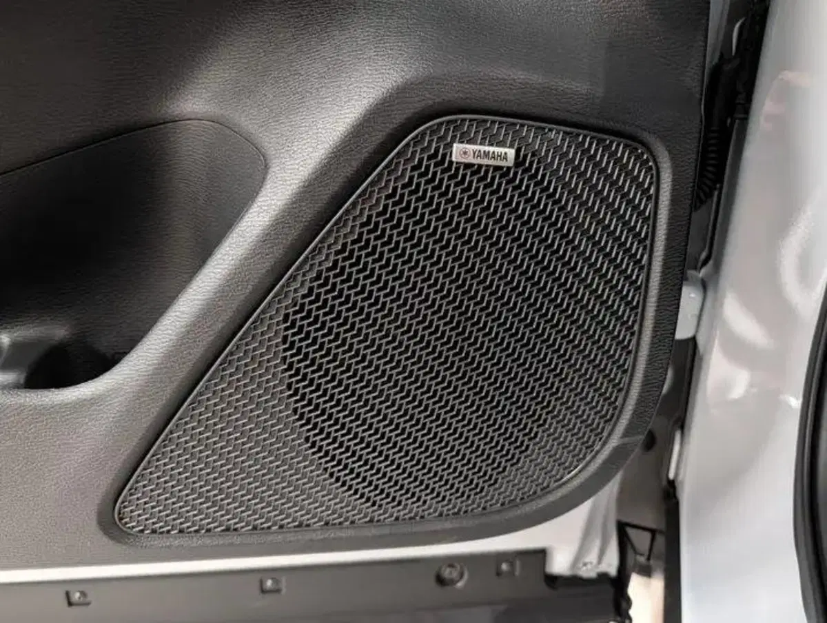 Mitsubishi Outlander nuova a Como (11)