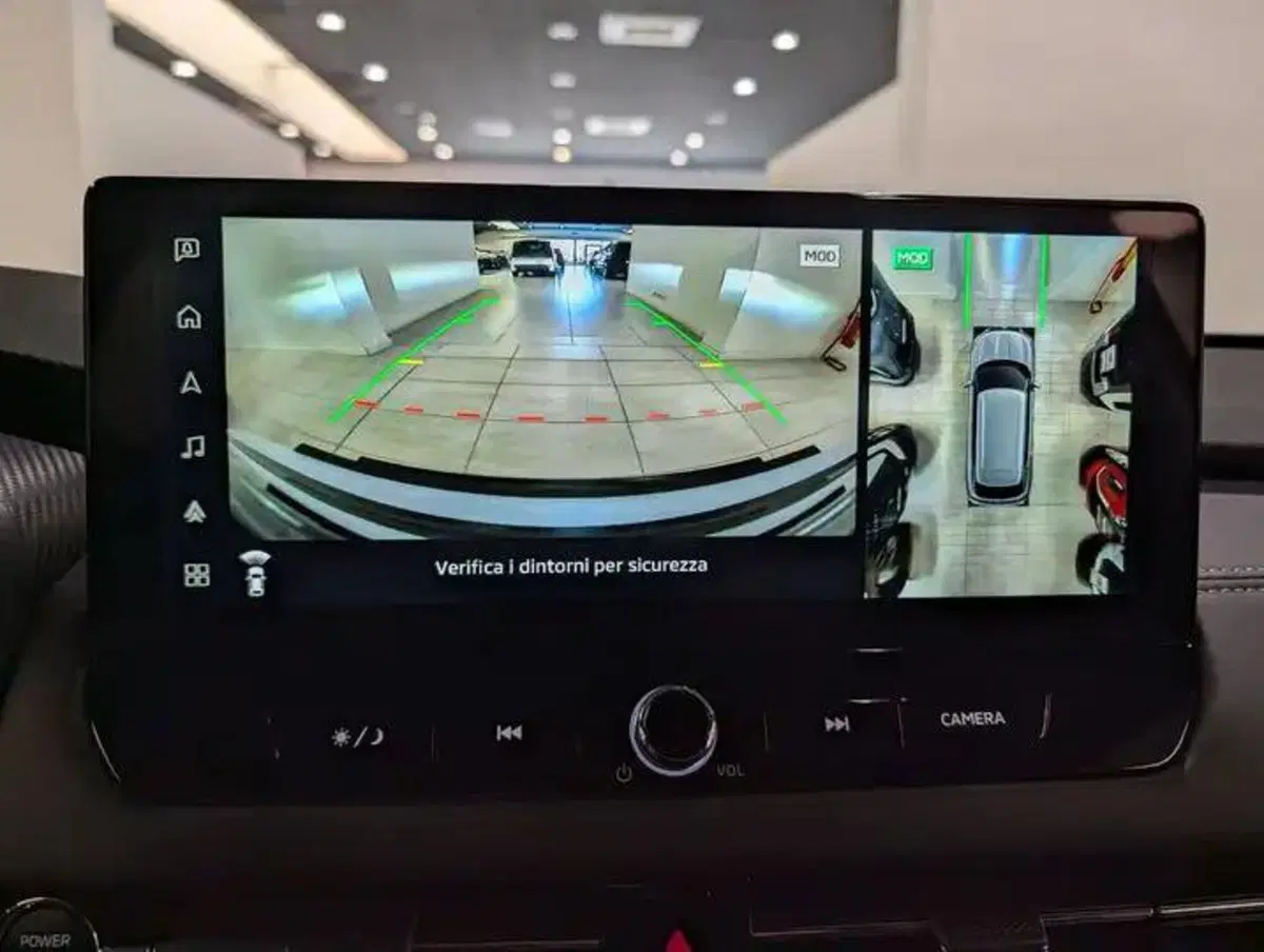 Mitsubishi Outlander nuova a Como (6)