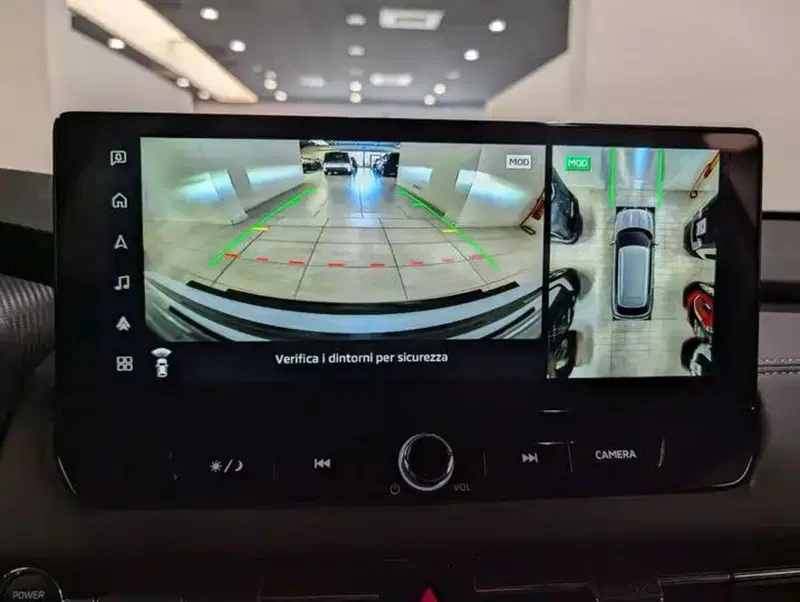 Mitsubishi Outlander nuova a Como (6)