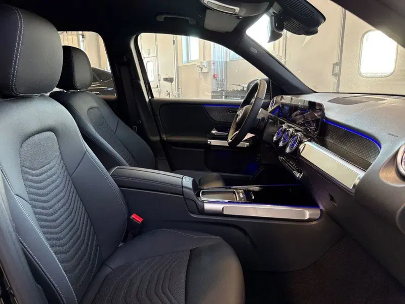 Mercedes-Benz GLB nuova a Rimini (14)
