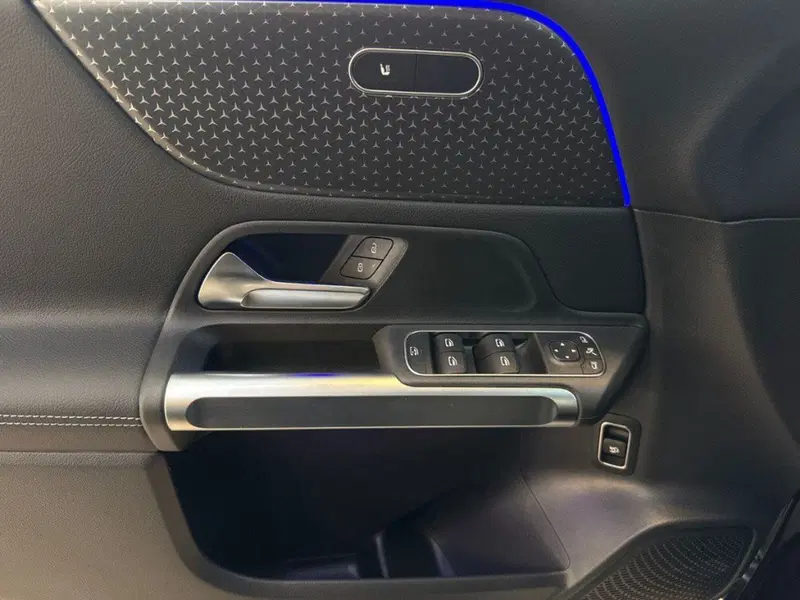 Mercedes-Benz GLB nuova a Rimini (17)