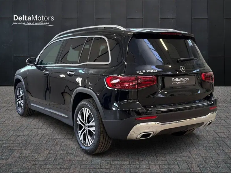 Mercedes-Benz GLB nuova a Rimini (3)