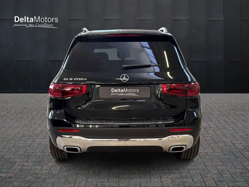 Mercedes-Benz GLB nuova a Rimini (4)