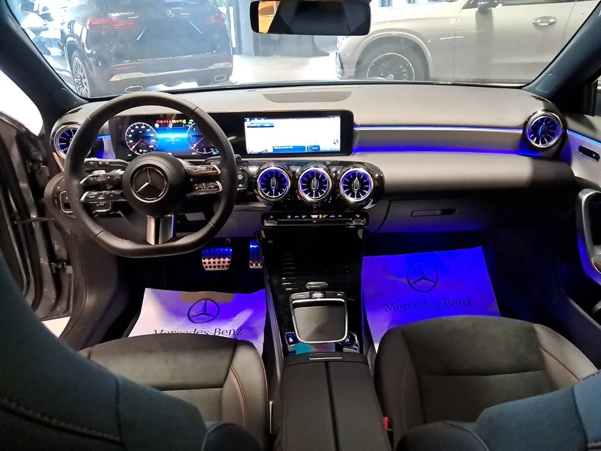 Mercedes-Benz Classe A nuova a Salerno (12)