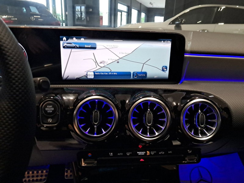 Mercedes-Benz Classe A nuova a Salerno (13)