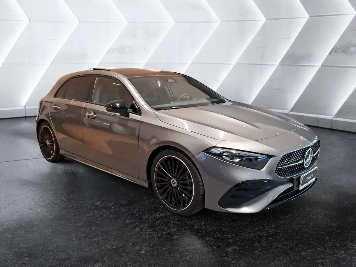Mercedes-Benz Classe A nuova a Salerno (3)
