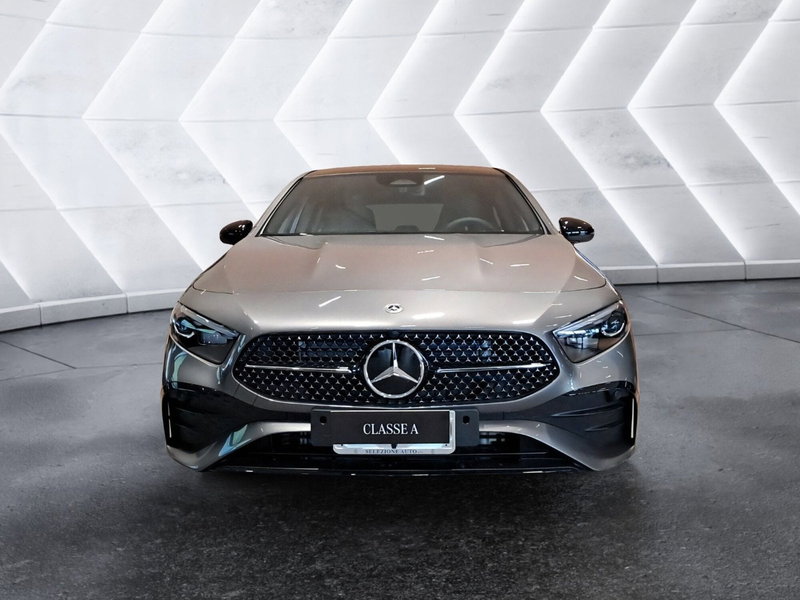 Mercedes-Benz Classe A nuova a Salerno (4)