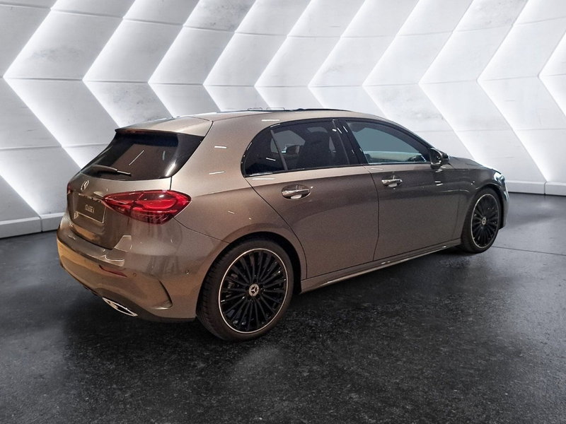Mercedes-Benz Classe A nuova a Salerno (6)