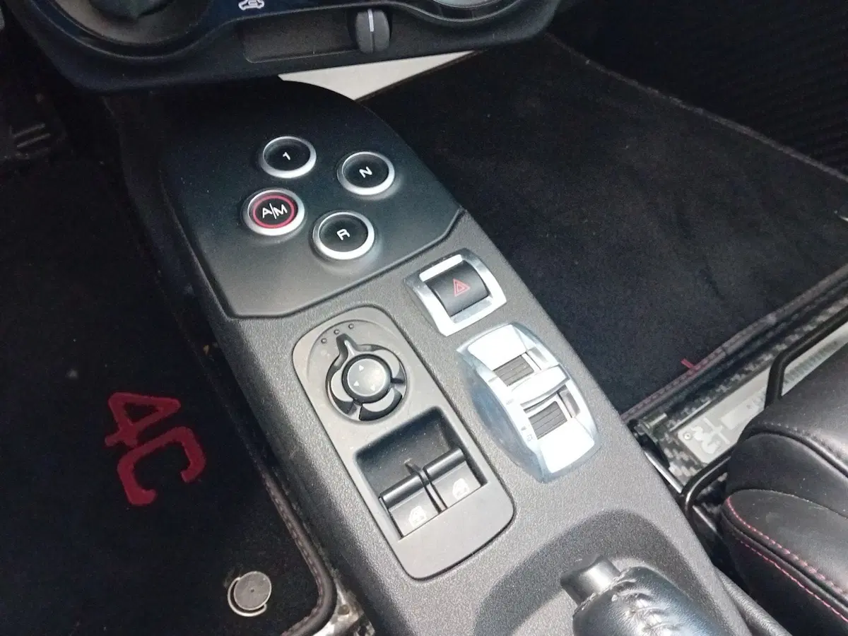 Alfa Romeo 4C Spider usata a Pordenone (11)