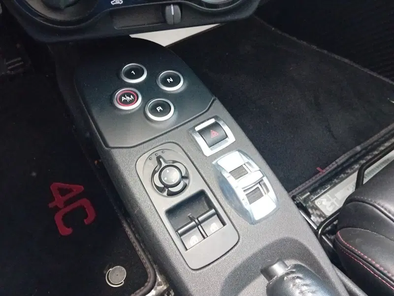 Alfa Romeo 4C Spider usata a Pordenone (11)