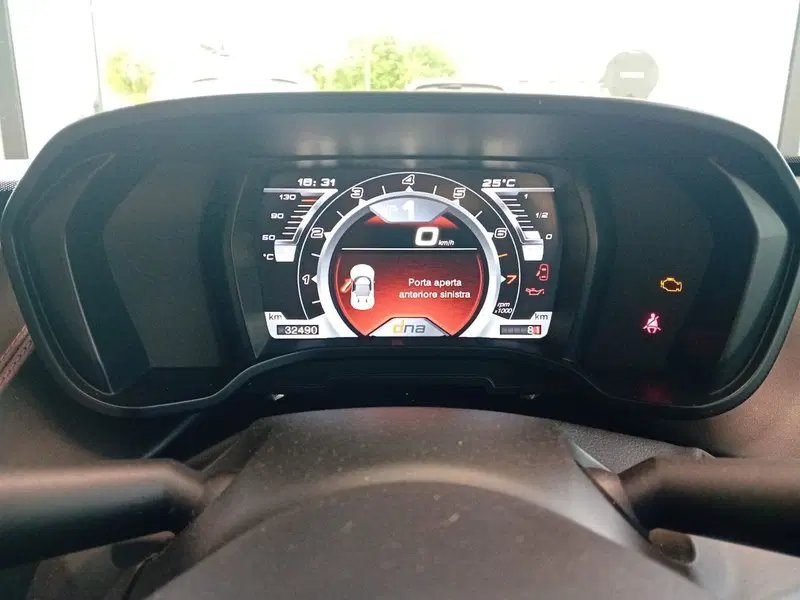 Alfa Romeo 4C Spider usata a Pordenone (16)