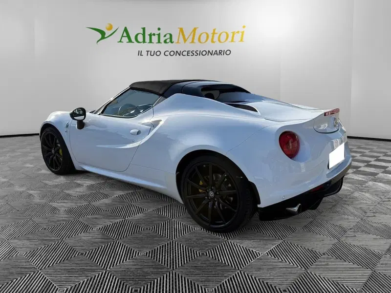 Alfa Romeo 4C Spider usata a Pordenone (3)