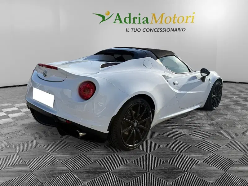 Alfa Romeo 4C Spider usata a Pordenone (5)