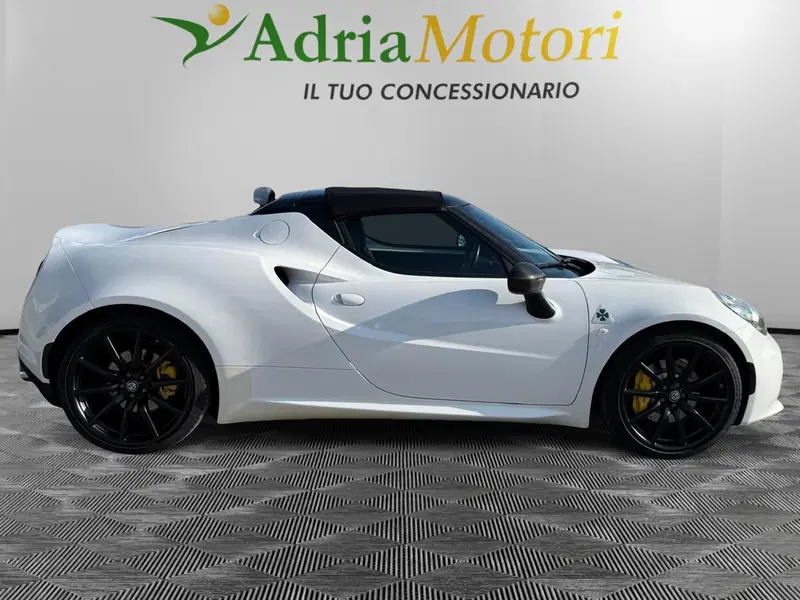 Alfa Romeo 4C Spider usata a Pordenone (6)
