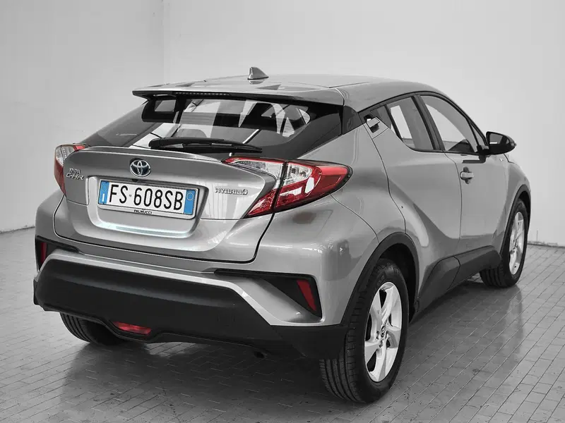 Toyota Toyota C-HR usata a Prato (10)