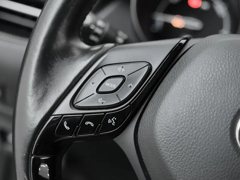 Toyota Toyota C-HR usata a Prato (12)