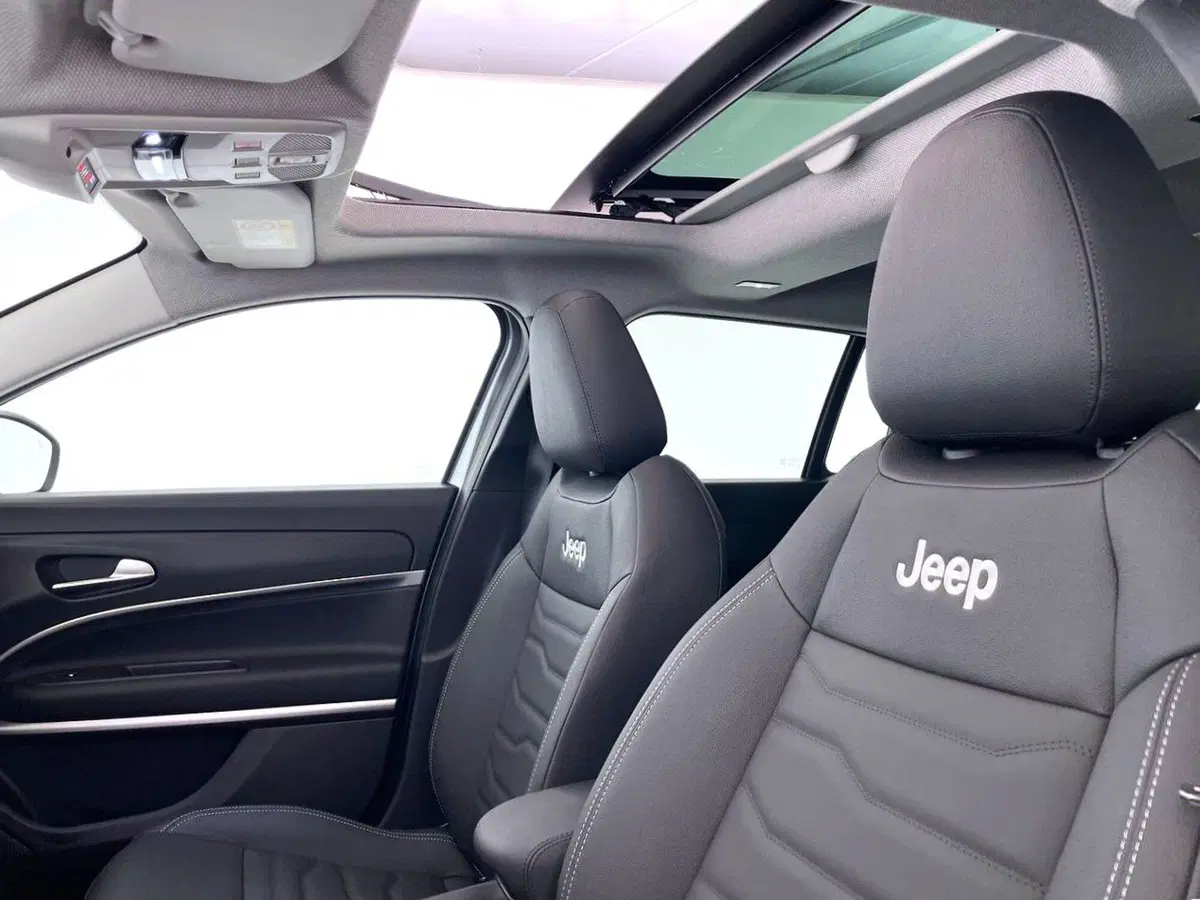 Jeep Avenger nuova a Perugia (13)