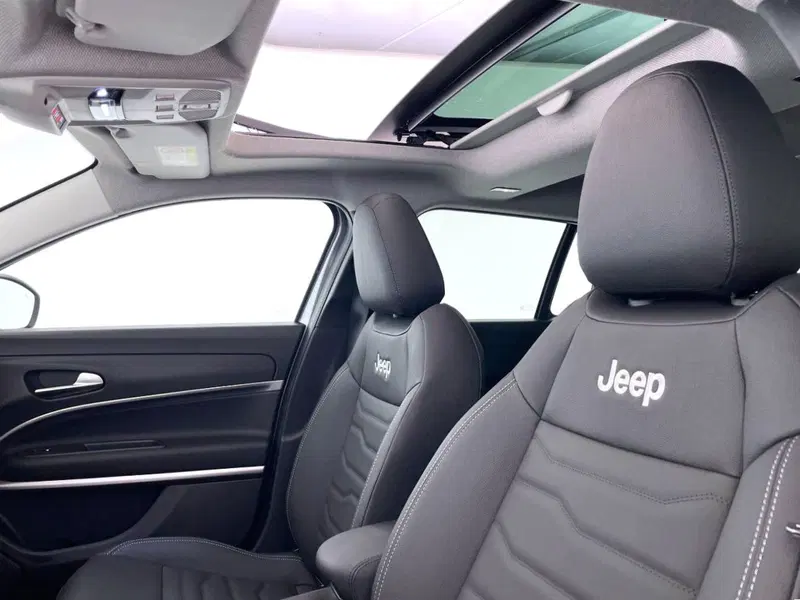 Jeep Avenger nuova a Perugia (13)