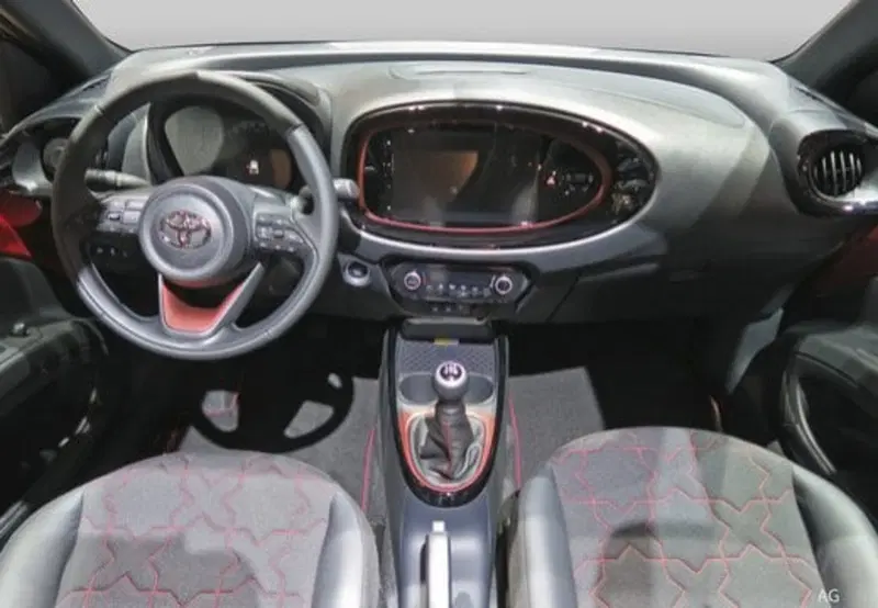 Toyota Aygo X usata a Palermo (8)