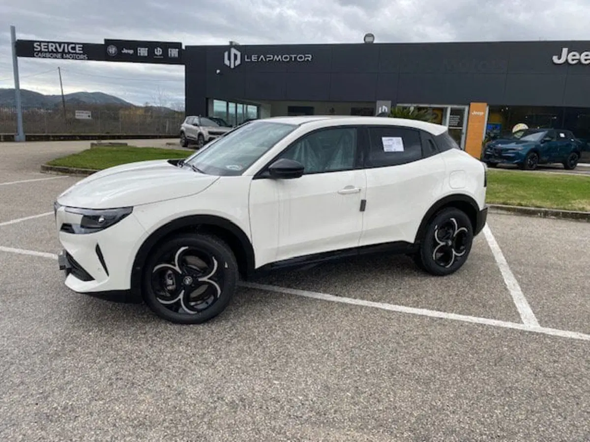 Alfa Romeo Junior nuova a Benevento