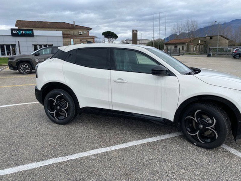 Alfa Romeo Junior nuova a Benevento (10)