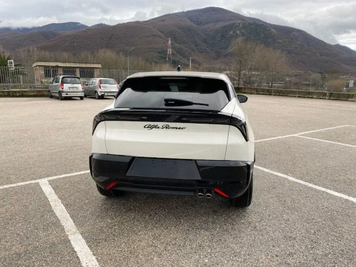 Alfa Romeo Junior nuova a Benevento (13)