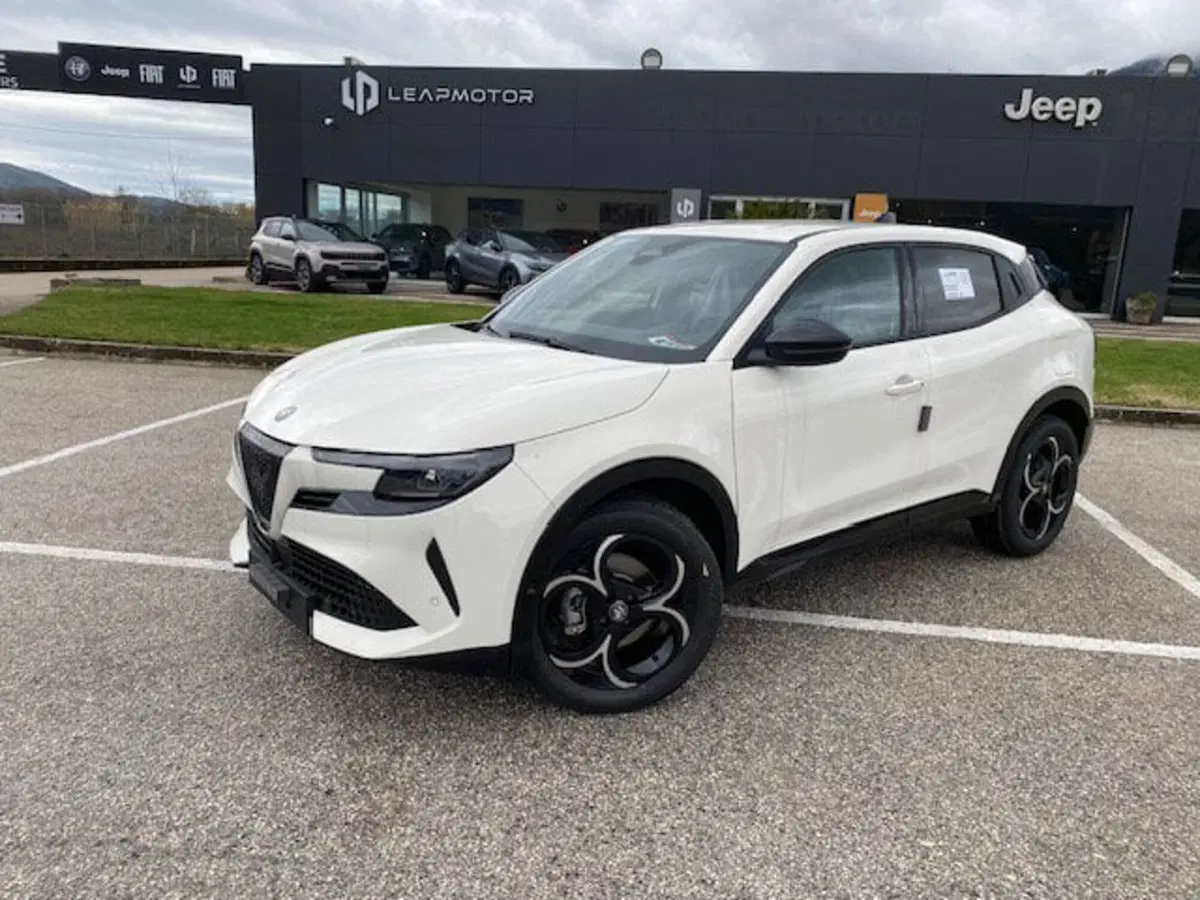 Alfa Romeo Junior nuova a Benevento (2)