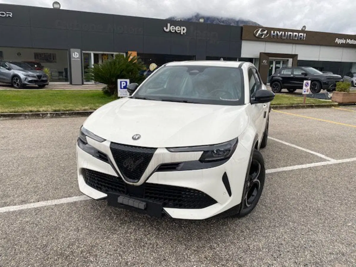 Alfa Romeo Junior nuova a Benevento (4)