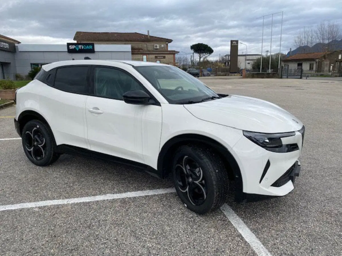 Alfa Romeo Junior nuova a Benevento (9)