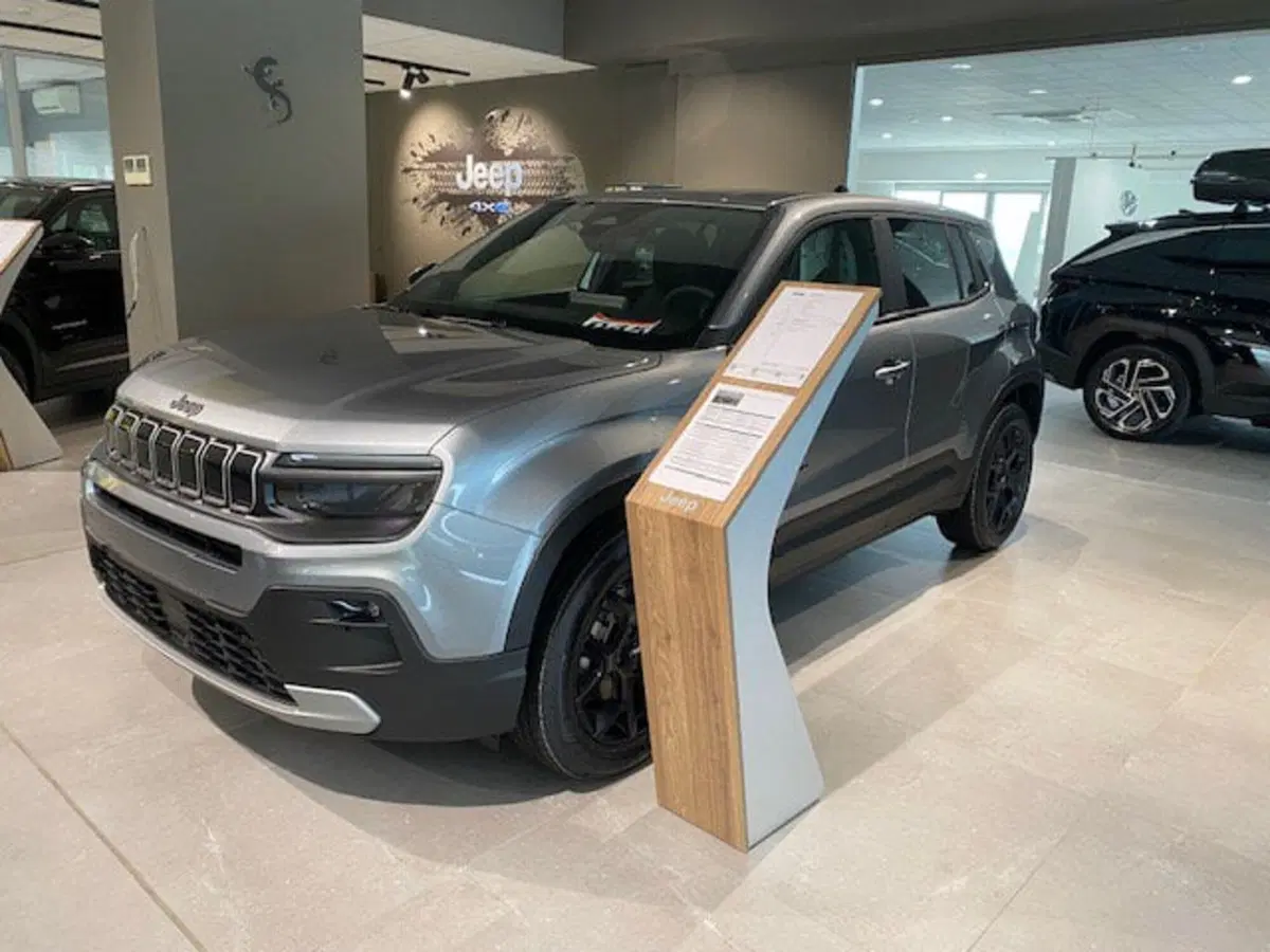 Jeep Avenger nuova a Benevento (3)