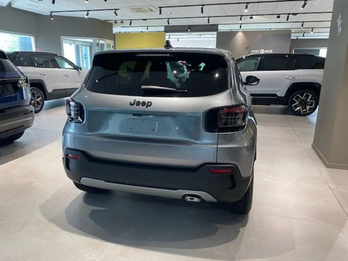 Jeep Avenger nuova a Benevento (8)