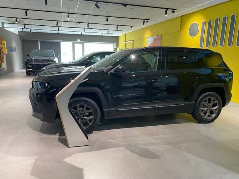 Jeep Compass nuova a Benevento (10)