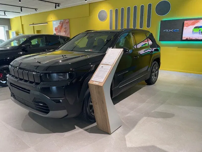 Jeep Compass nuova a Benevento (11)