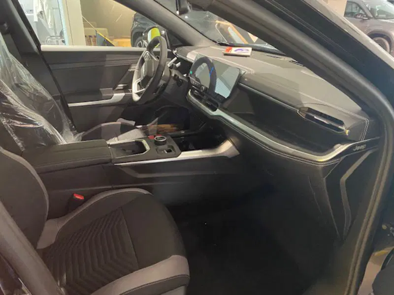 Jeep Compass nuova a Benevento (13)