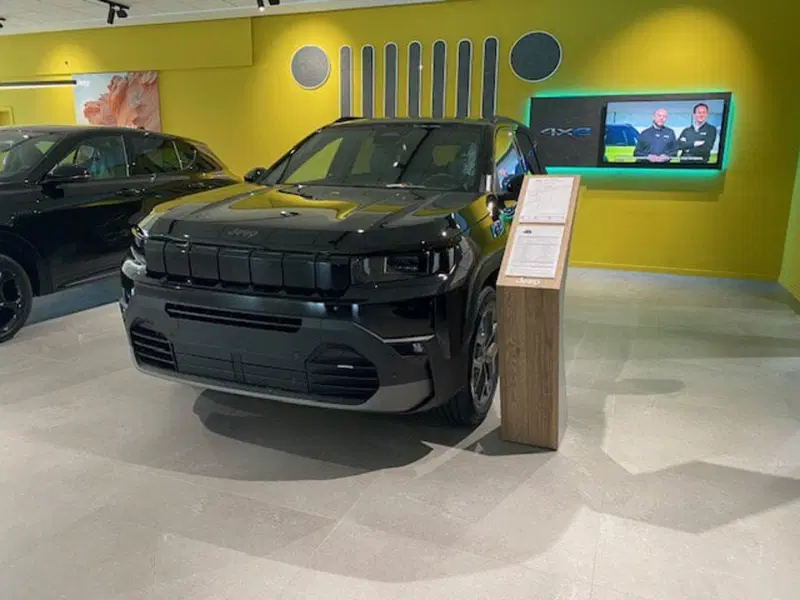 Jeep Compass nuova a Benevento (15)