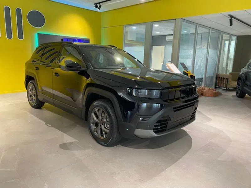 Jeep Compass nuova a Benevento (4)