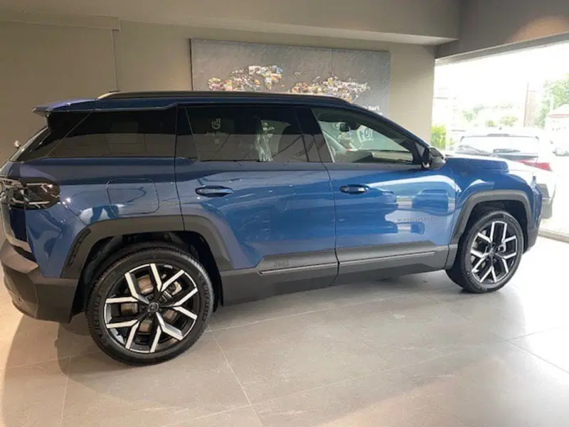 Jeep Compass nuova a Benevento (11)