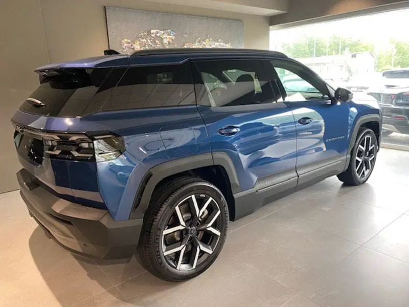 Jeep Compass nuova a Benevento (12)
