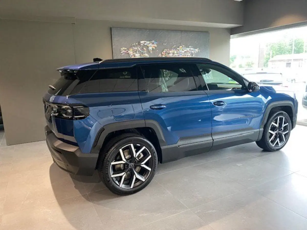 Jeep Compass nuova a Benevento (9)