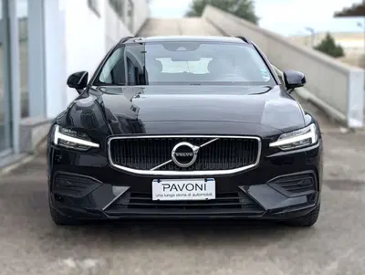 Volvo V60 B4 (d) Geartronic Momentum Business Pro del 2021 usata a Pescara