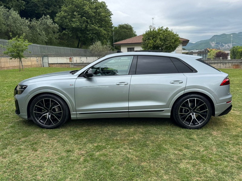 Audi Q8 usata a Salerno (10)