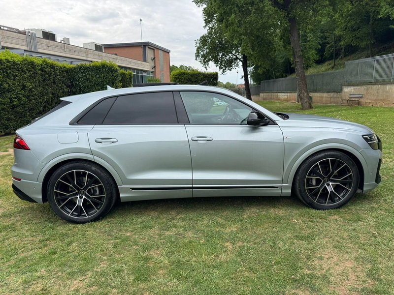 Audi Q8 usata a Salerno (18)