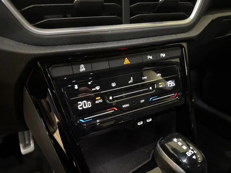 Volkswagen T-Roc usata a Prato (15)